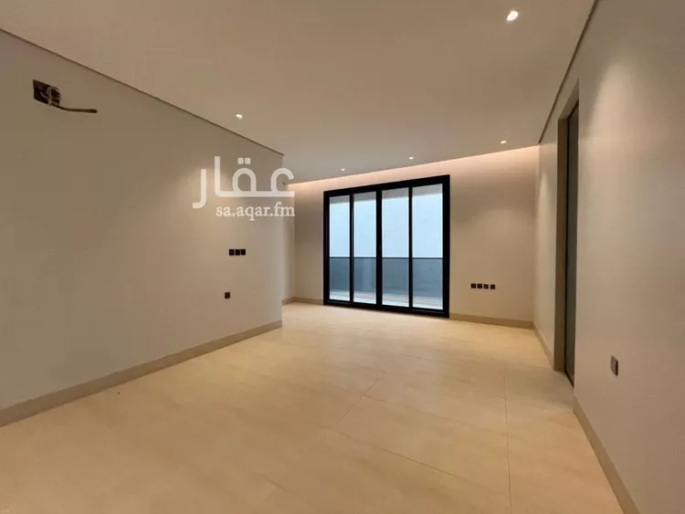 فيلا للبيع في شارع أحمد مفتي المكي الحنفي, حي المهدية, مدينة الرياض, منطقة الرياض 17