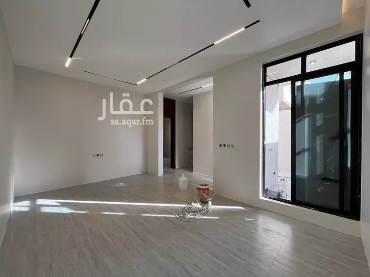 فيلا للبيع في شارع أمين بن محمد مرداد, حي المهدية, مدينة الرياض, منطقة الرياض 8