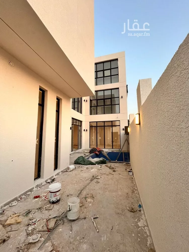 فيلا للبيع في شارع أبي الحسن الأسفرائيني, حي المهدية, مدينة الرياض, منطقة الرياض صورة 2
