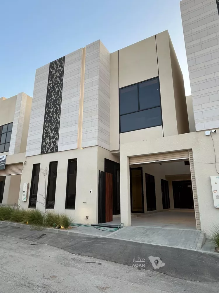 Villa for Sale in Riyadh Al Mahdiyah 4