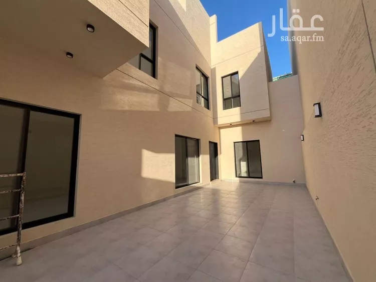 فيلا للبيع في شارع أحمد بن الحسن الأنصاري, حي المهدية, مدينة الرياض, منطقة الرياض 8