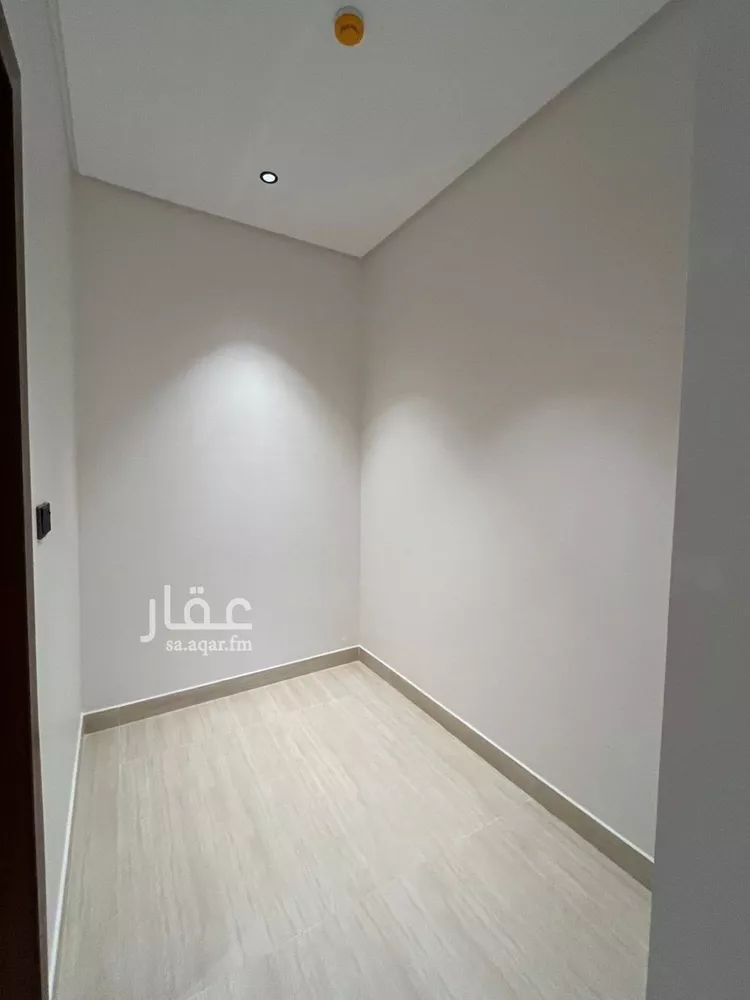 شقة للبيع في شارع عبدالرحمن بن مرشد, حي المهدية, مدينة الرياض, منطقة الرياض 11