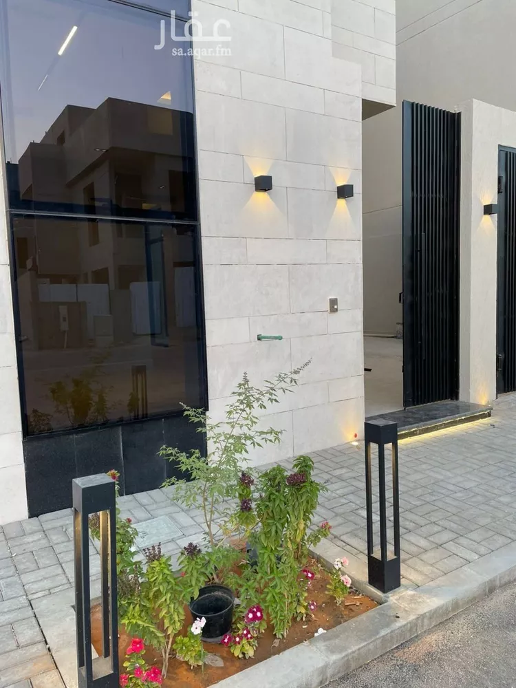 فيلا للبيع في شارع إبراهيم بن علي بن علوي, حي المهدية, مدينة الرياض, منطقة الرياض صورة 3