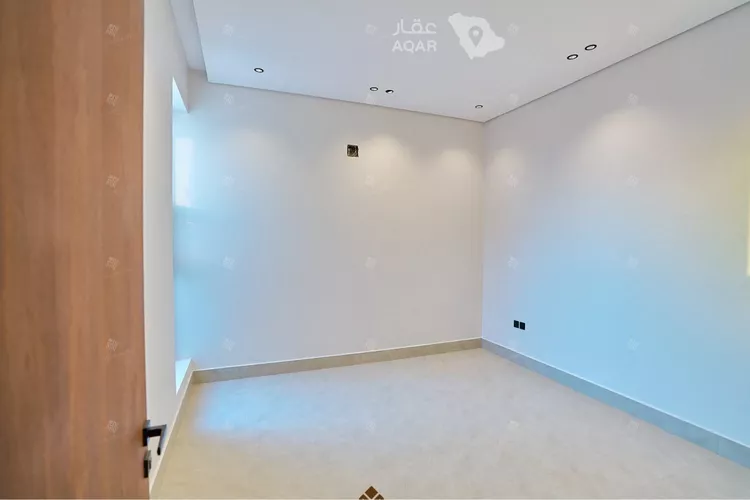 فيلا للبيع في شارع محمد بن عيسى العدني, حي المهدية, مدينة الرياض, منطقة الرياض 24
