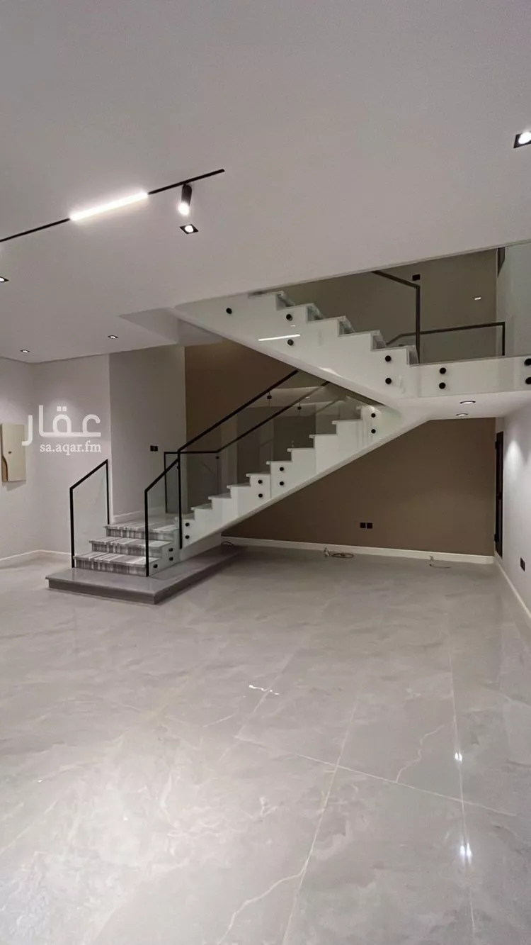 فيلا للبيع في شارع عبداللطيف بن المبارك, حي المهدية, مدينة الرياض, منطقة الرياض صورة 5