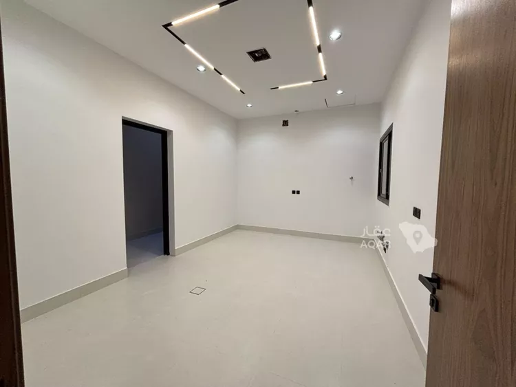 فيلا للبيع في شارع لطف بن سعد السميني, حي المهدية, مدينة الرياض, منطقة الرياض 11