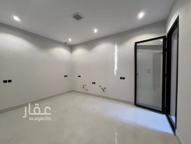 فيلا للبيع في شارع أحمد بن الحسن الأنصاري, حي المهدية, مدينة الرياض, منطقة الرياض 14