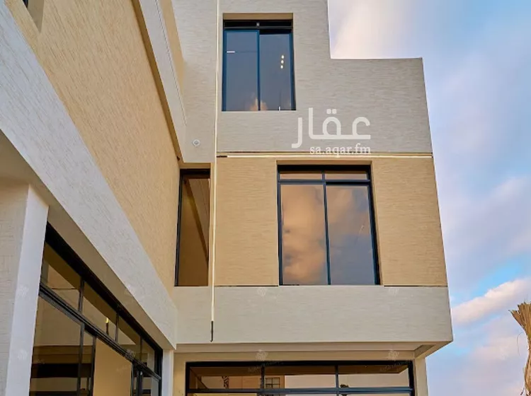فيلا للبيع في شارع أحمد البرلسي, حي المهدية, مدينة الرياض, منطقة الرياض صورة 3