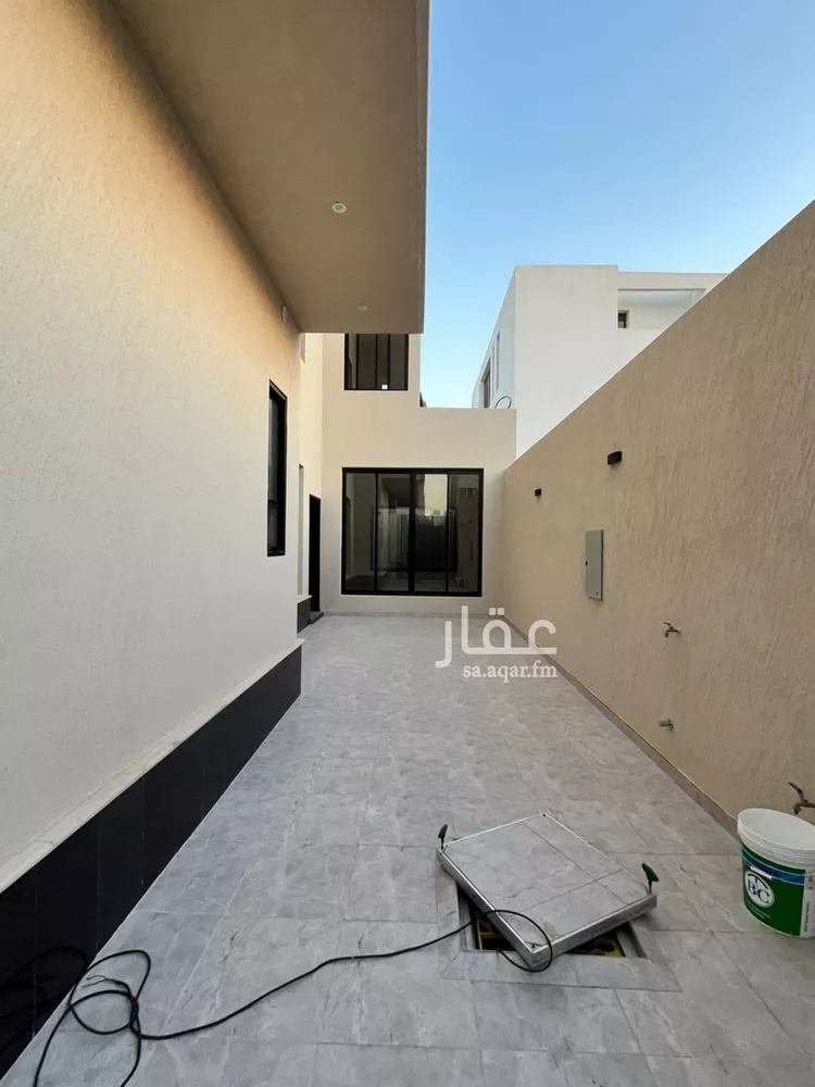 فيلا للبيع في شارع كرم الحربي, حي المهدية, مدينة الرياض, منطقة الرياض صورة 3