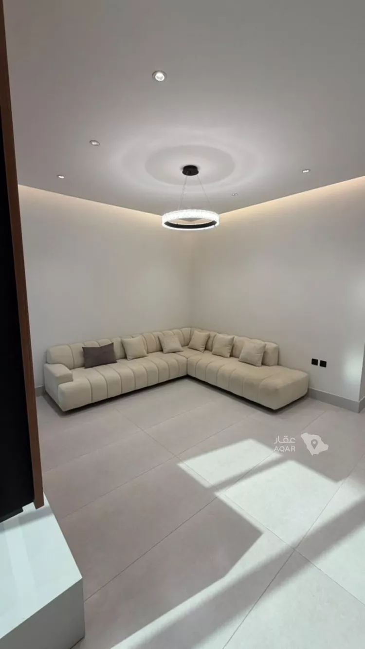 Floor for Rent in Riyadh Al Qirawan 5