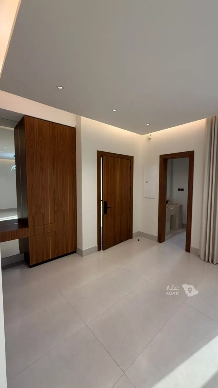 Floor for Rent in Riyadh Al Qirawan 2