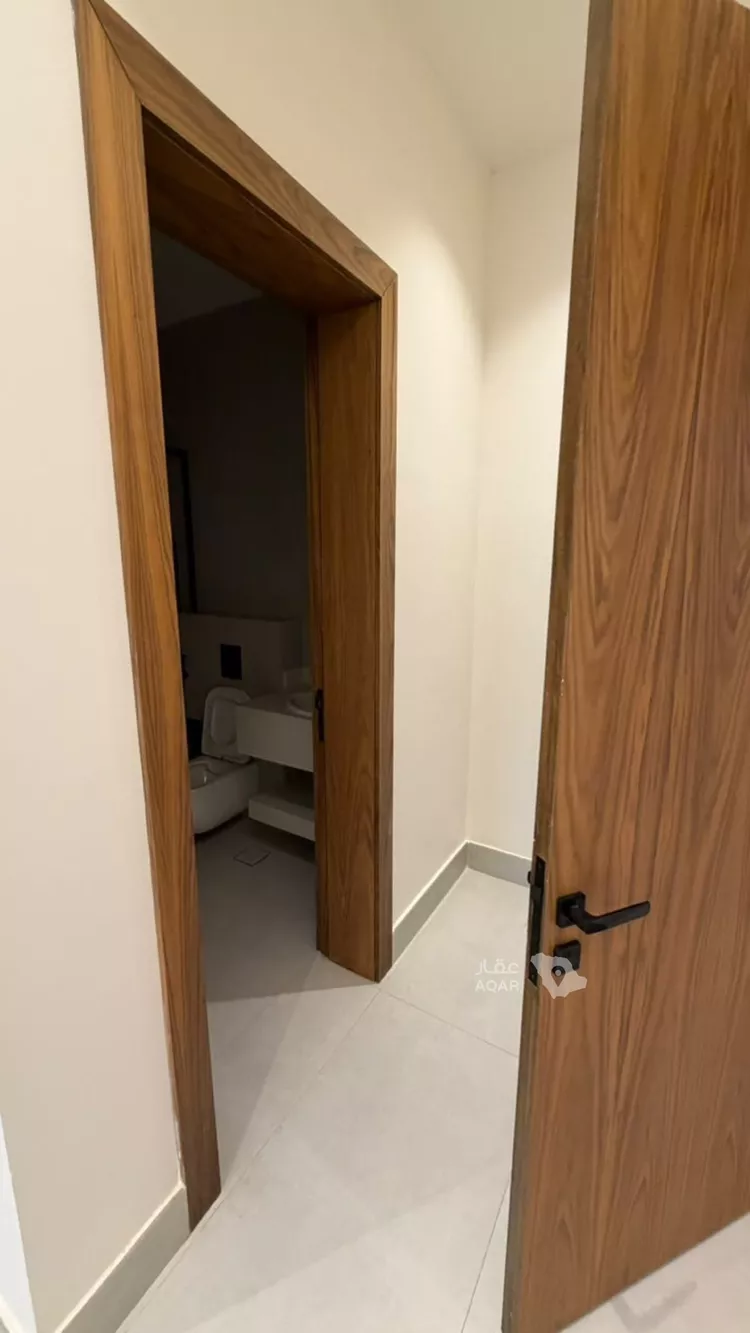 Floor for Rent in Riyadh Al Qirawan 8