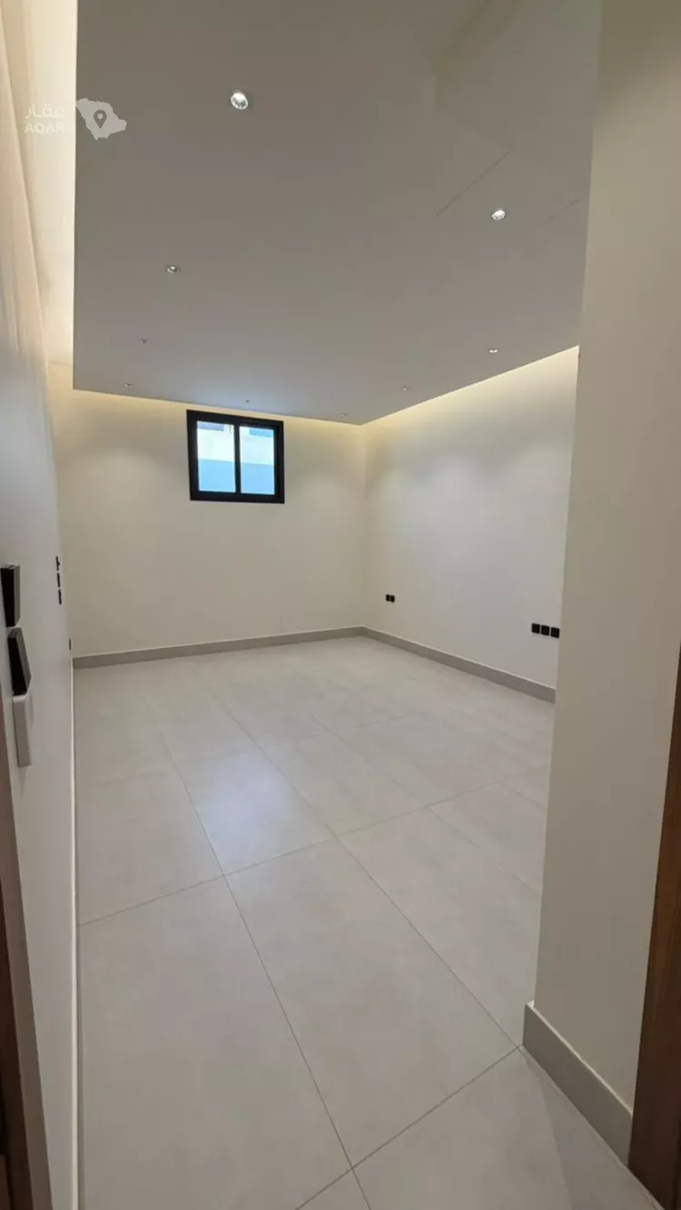 Floor for Rent in Riyadh Al Qirawan 9