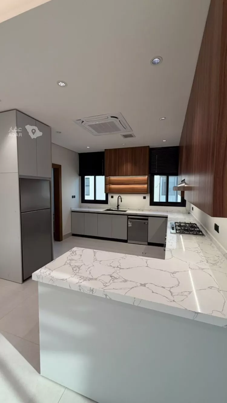 Floor for Rent in Riyadh Al Qirawan 6