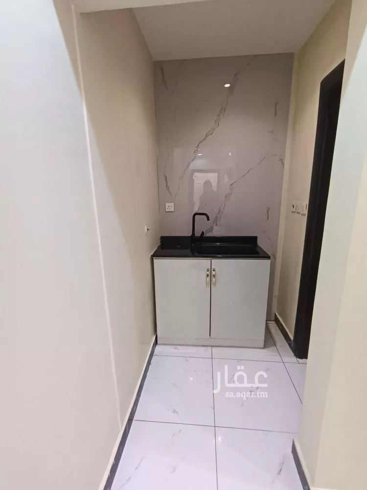 شقة للإيجار في شارع عبدالله بن شهيوين, حي الملقا, مدينة الرياض, منطقة الرياض صورة 4