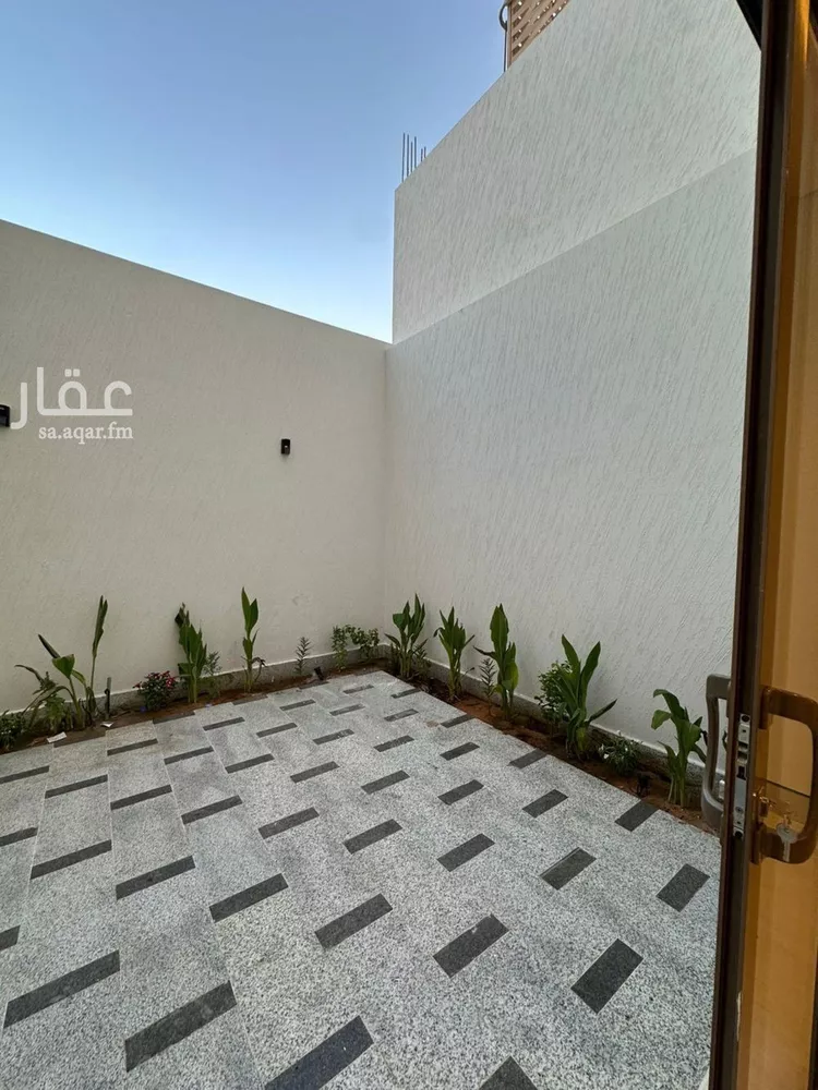 فيلا للبيع في شارع أحمد بن هاشم, حي المهدية, مدينة الرياض, منطقة الرياض 28