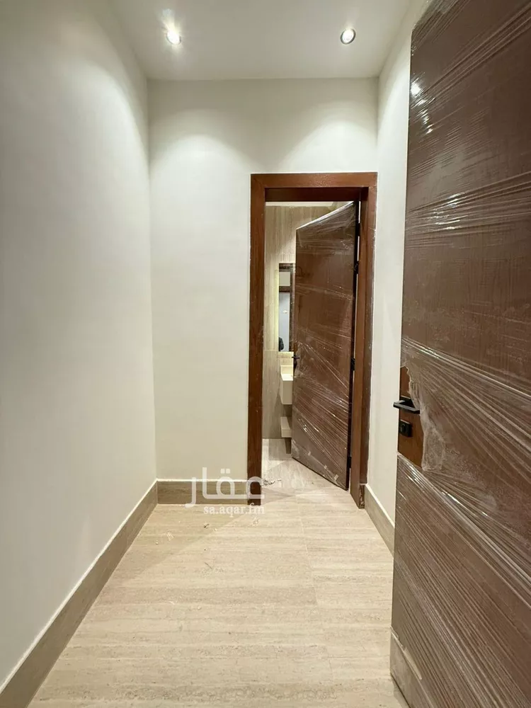 فيلا للبيع في شارع أحمد بن علي الشوائطي, حي المهدية, مدينة الرياض, منطقة الرياض صورة 3