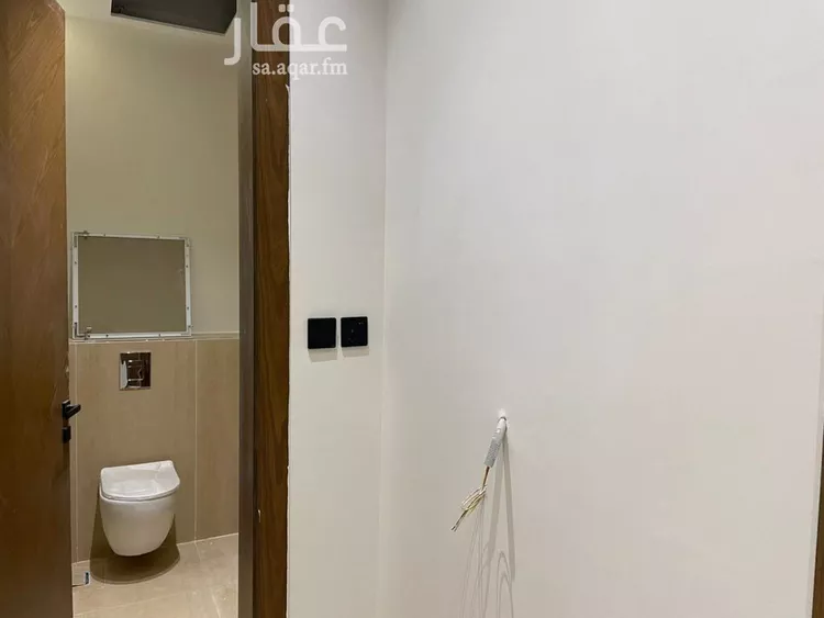فيلا للبيع في شارع أبي الحسن الأسفرائيني, حي المهدية, مدينة الرياض, منطقة الرياض 9