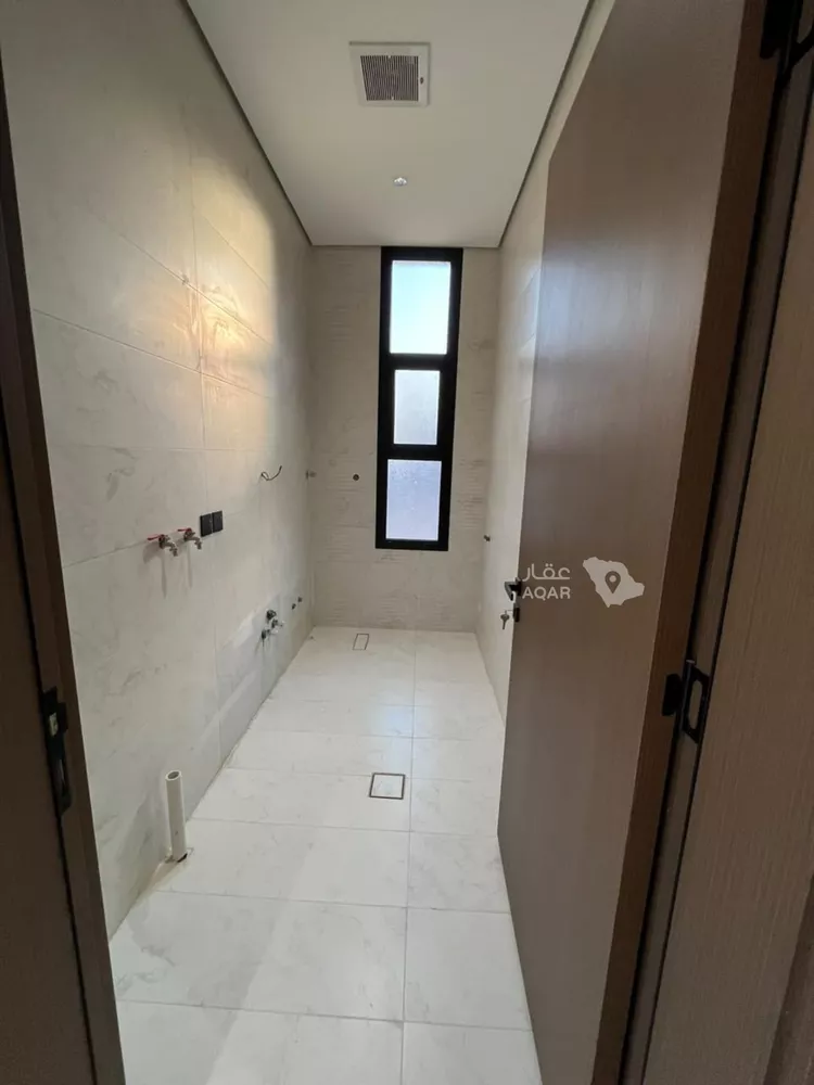 عمارة للبيع في شارع أحمد بن هاشم, حي المهدية, مدينة الرياض, منطقة الرياض 4