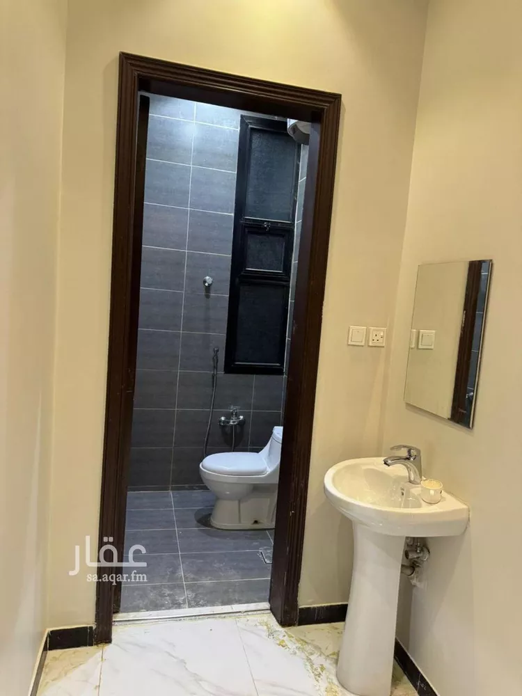 فيلا للإيجار في شارع محمود عبدالله قاري, حي الرمال, مدينة الرياض, منطقة الرياض صورة 5