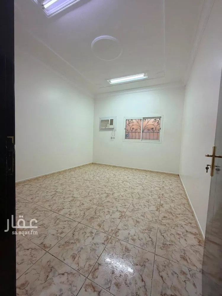 عمارة للإيجار في شارع الصحابة, حي إشبيلية, مدينة الرياض, منطقة الرياض 7