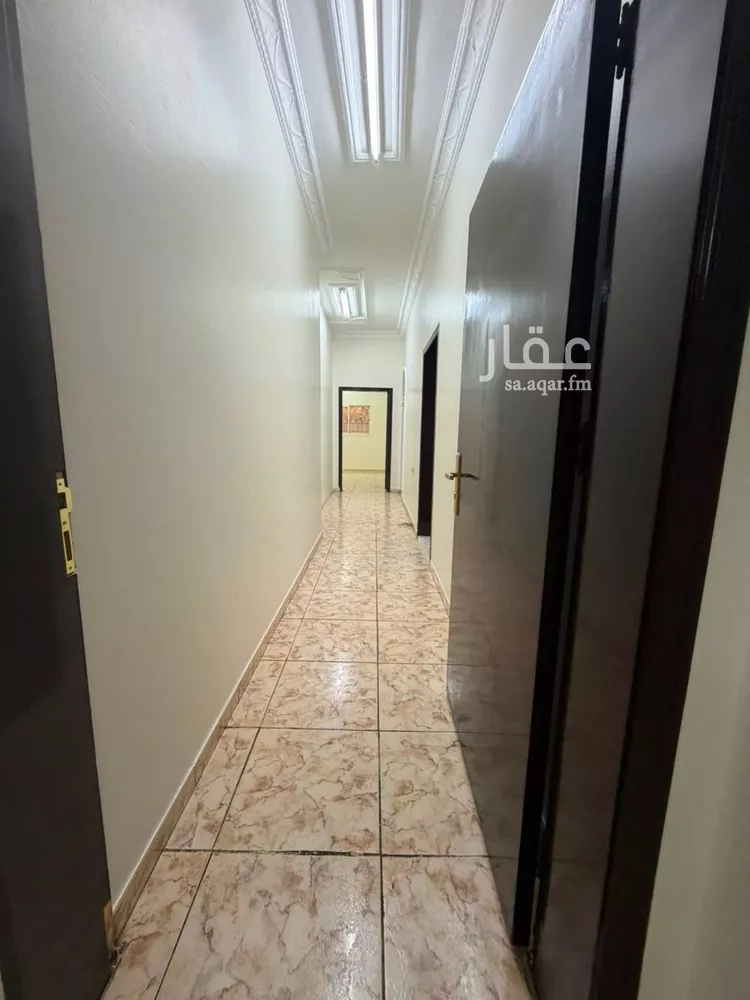 عمارة للإيجار في شارع الصحابة, حي إشبيلية, مدينة الرياض, منطقة الرياض 8