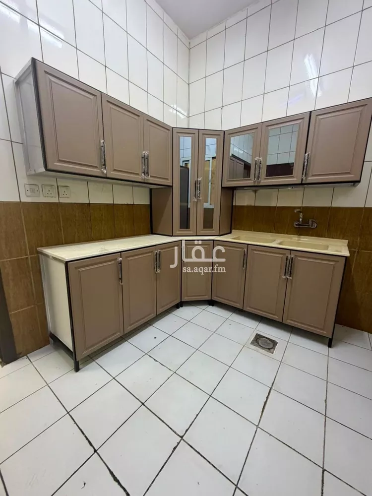عمارة للإيجار في شارع الصحابة, حي إشبيلية, مدينة الرياض, منطقة الرياض 10