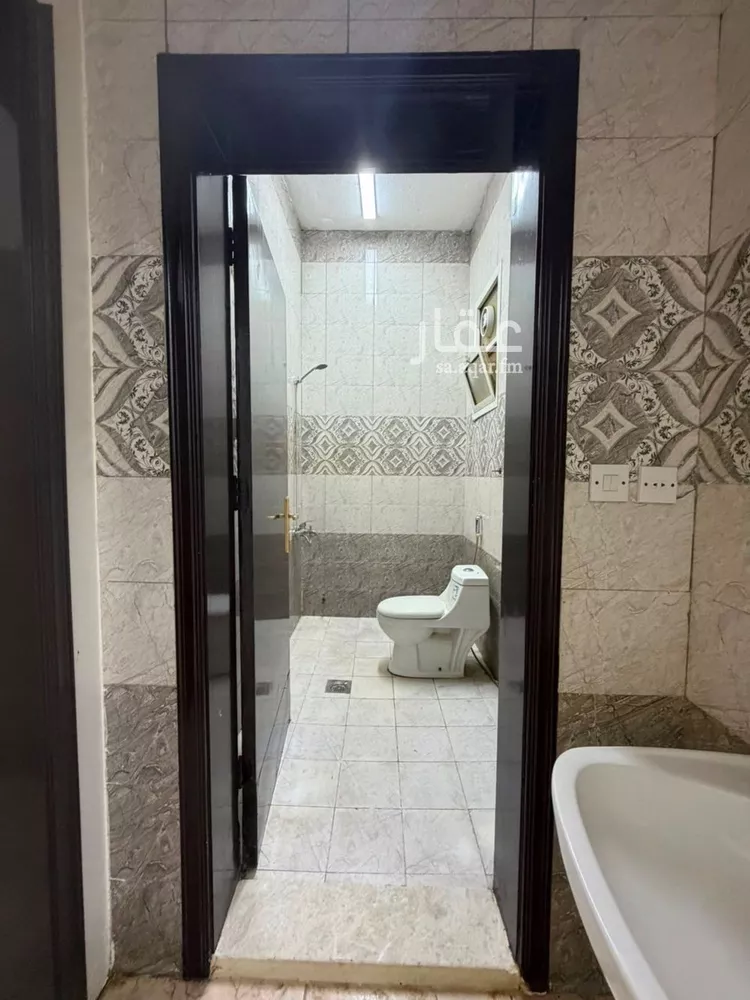 عمارة للإيجار في شارع الصحابة, حي إشبيلية, مدينة الرياض, منطقة الرياض 6