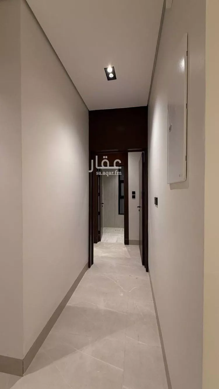 شقة للبيع في شارع أحمد بن نبهان الحافظ, حي المهدية, مدينة الرياض, منطقة الرياض 8