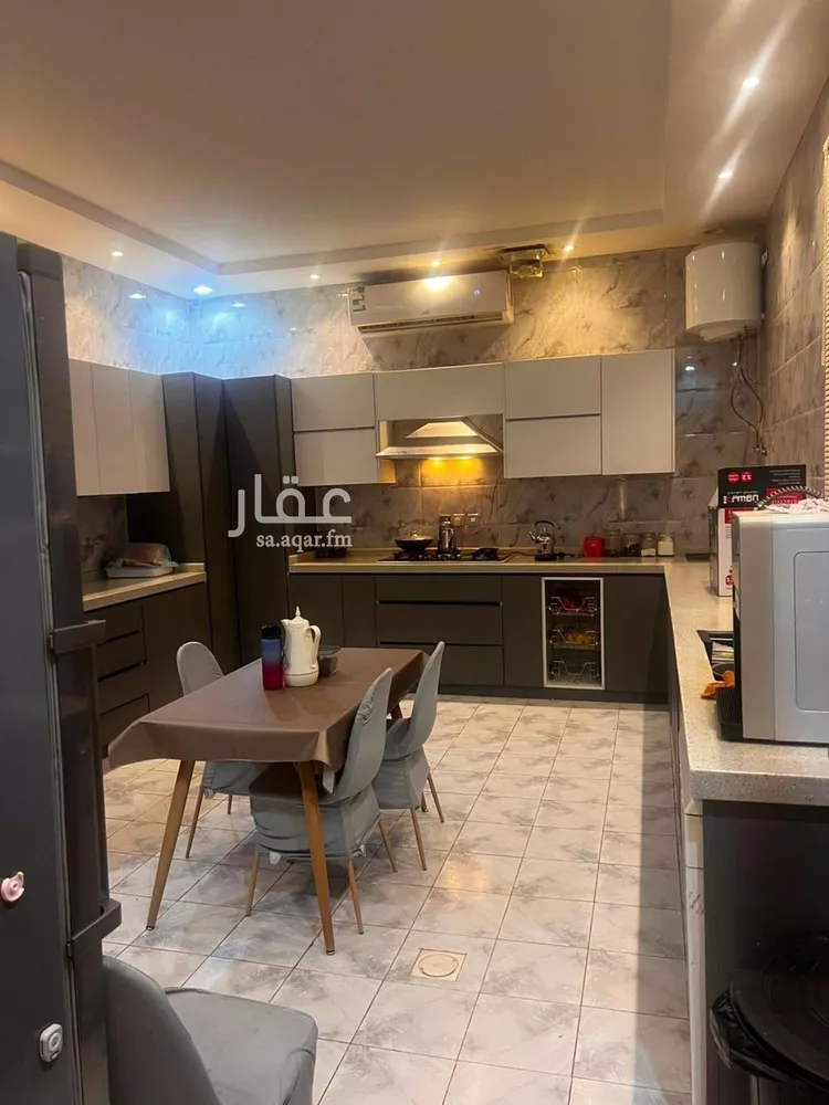 فيلا للبيع في شارع ابن الشيرازي, حي المهدية, مدينة الرياض, منطقة الرياض 24