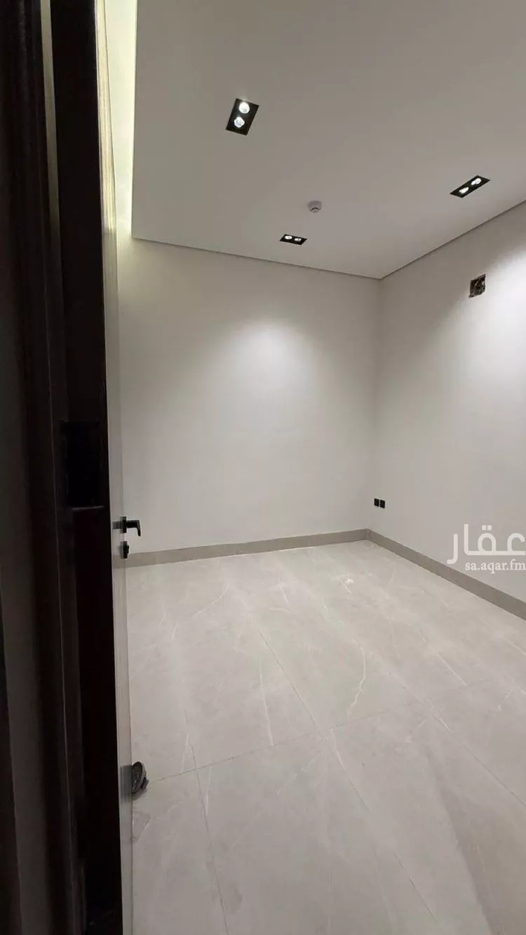 شقة للبيع في شارع أحمد بن نبهان الحافظ, حي المهدية, مدينة الرياض, منطقة الرياض 13