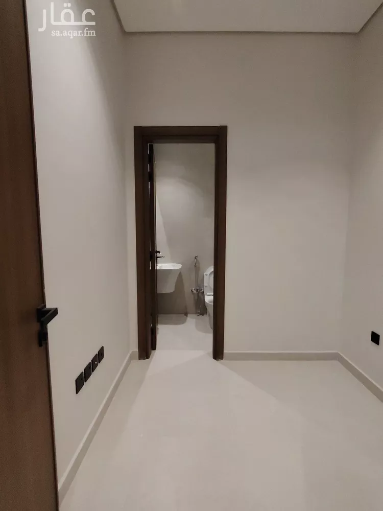 فيلا للبيع في شارع عبيدالله الثقفي, حي المهدية, مدينة الرياض, منطقة الرياض صورة 3