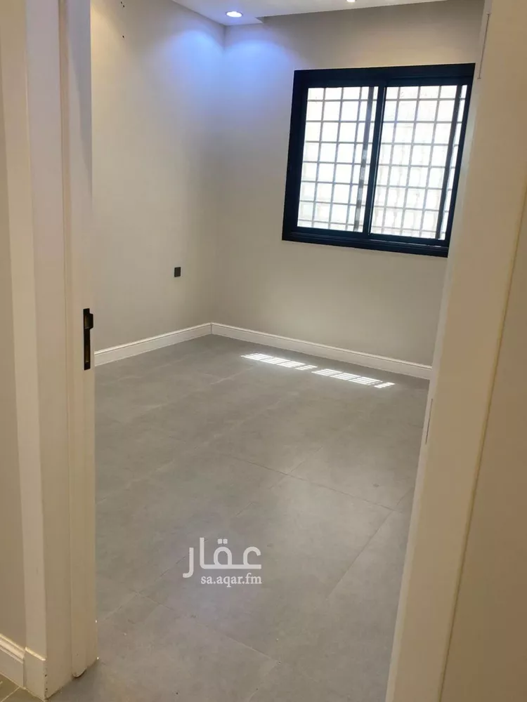 Floor for Sale in Riyadh Al Mahdiyah 30