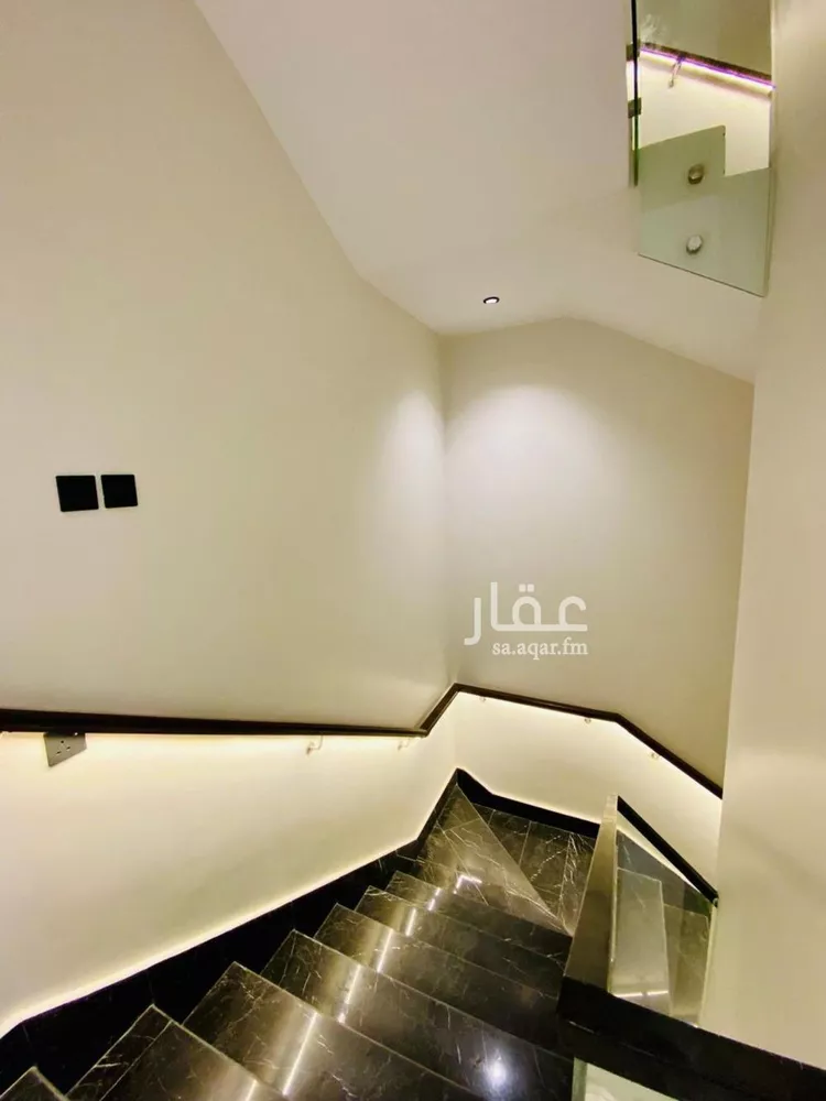 فيلا للبيع في شارع علي المنوفي, حي المهدية, مدينة الرياض, منطقة الرياض 25