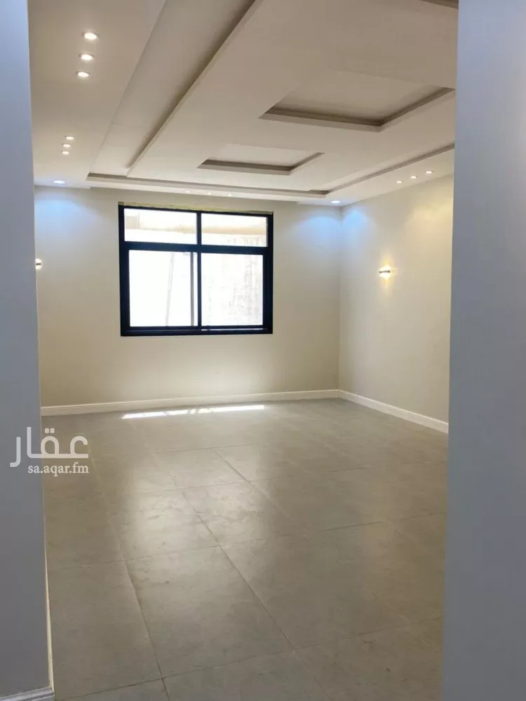 Floor for Sale in Riyadh Al Mahdiyah 12