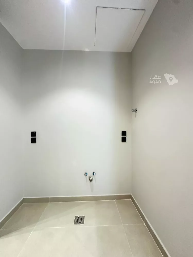 فيلا للبيع في شارع علي بن الحسن الريحاني, حي المهدية, مدينة الرياض, منطقة الرياض 14