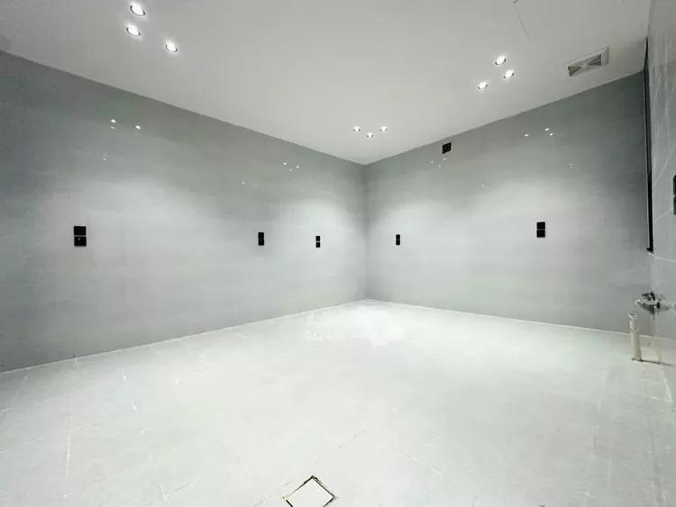 فيلا للبيع في شارع علي بن الحسن الريحاني, حي المهدية, مدينة الرياض, منطقة الرياض 18
