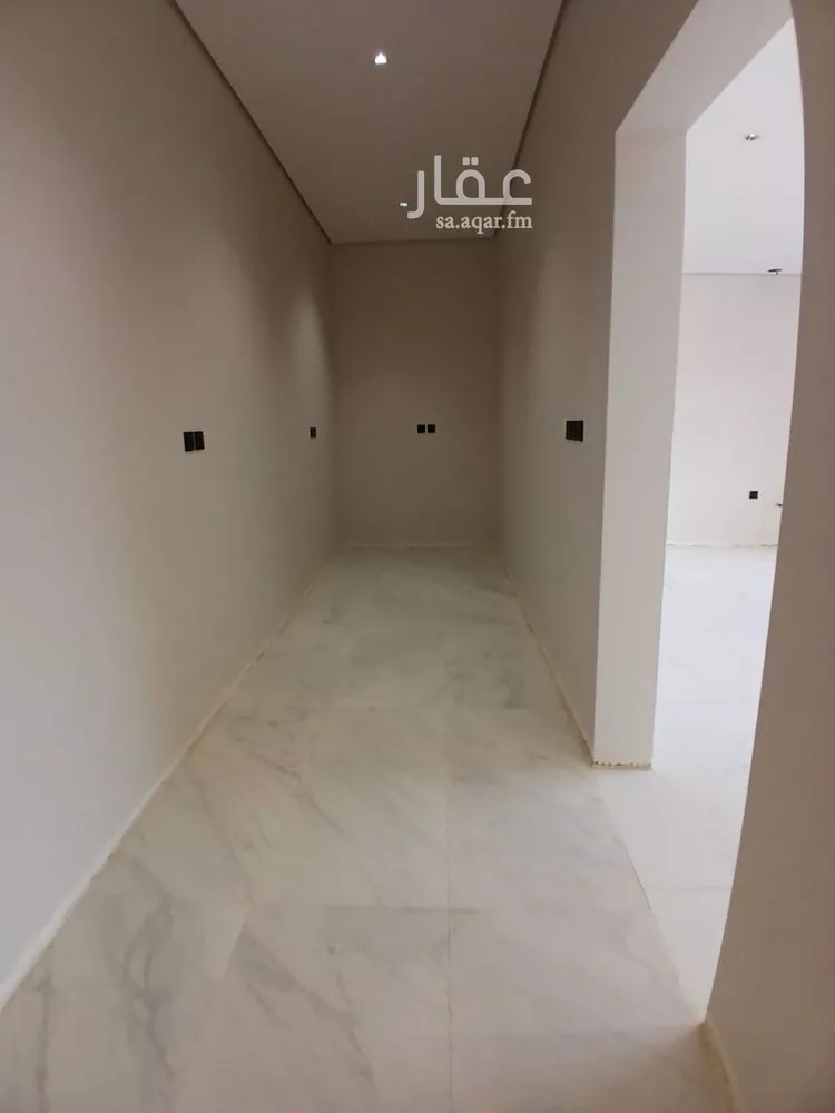 فيلا للبيع في شارع محمد بن عيسى العدني, حي المهدية, مدينة الرياض, منطقة الرياض صورة 5
