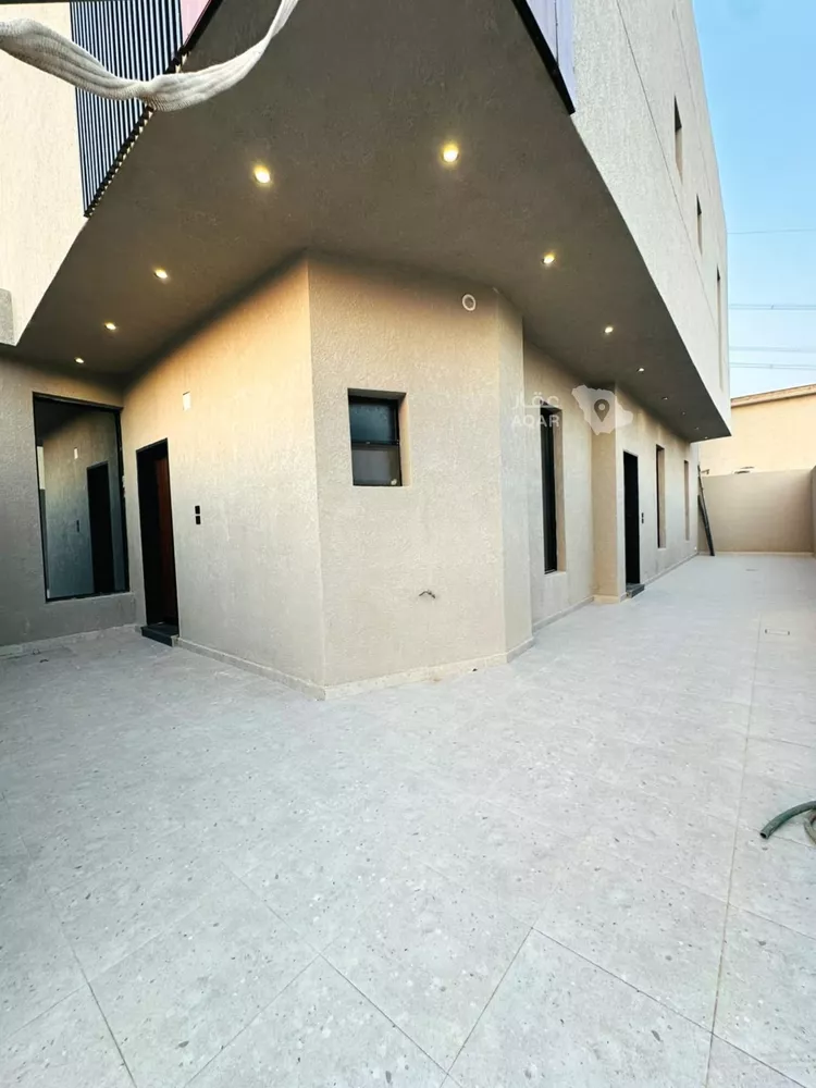 فيلا للبيع في شارع علي بن الحسن الريحاني, حي المهدية, مدينة الرياض, منطقة الرياض 22