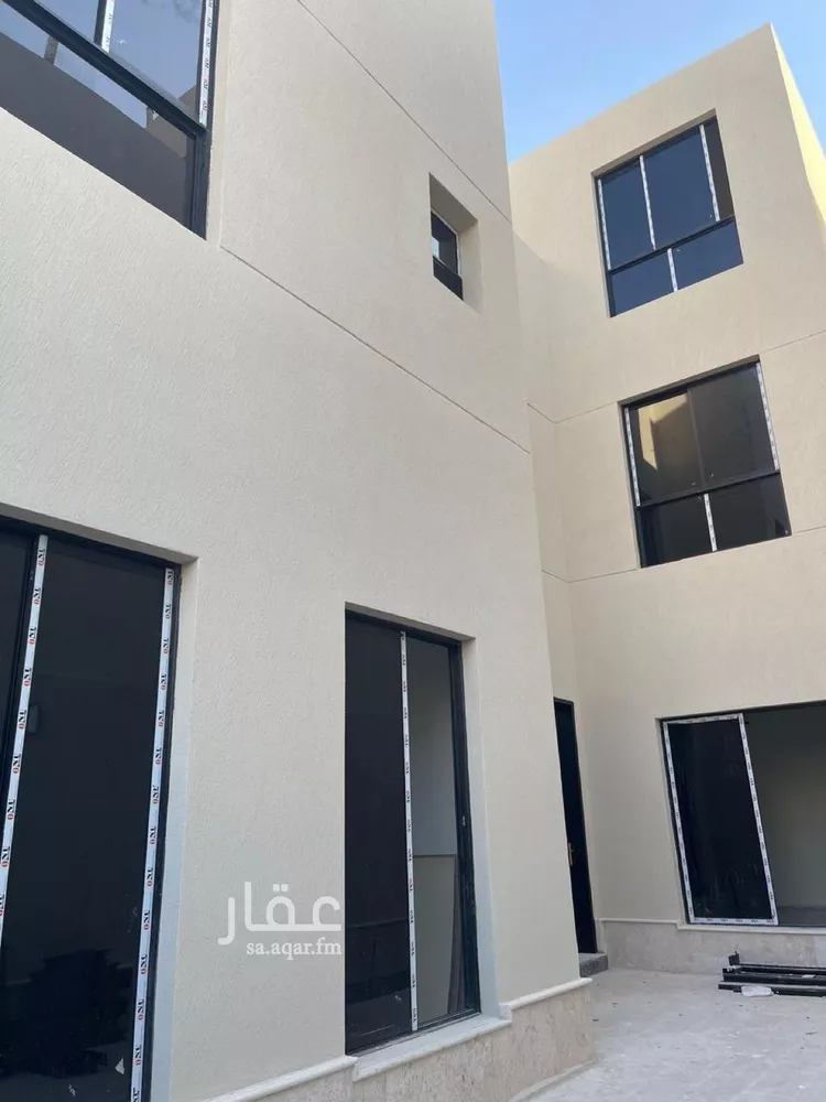 فيلا للبيع في شارع أبي عبدالله محمد بن أيوب, حي المهدية, مدينة الرياض, منطقة الرياض صورة 2