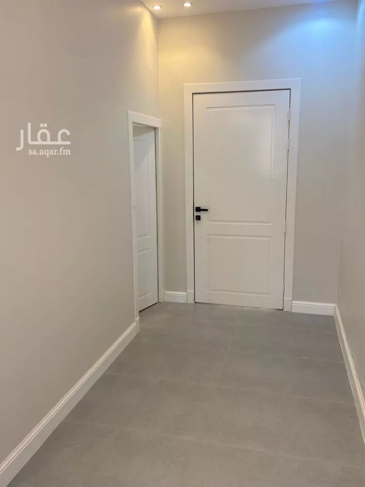 Floor for Sale in Riyadh Al Mahdiyah 29