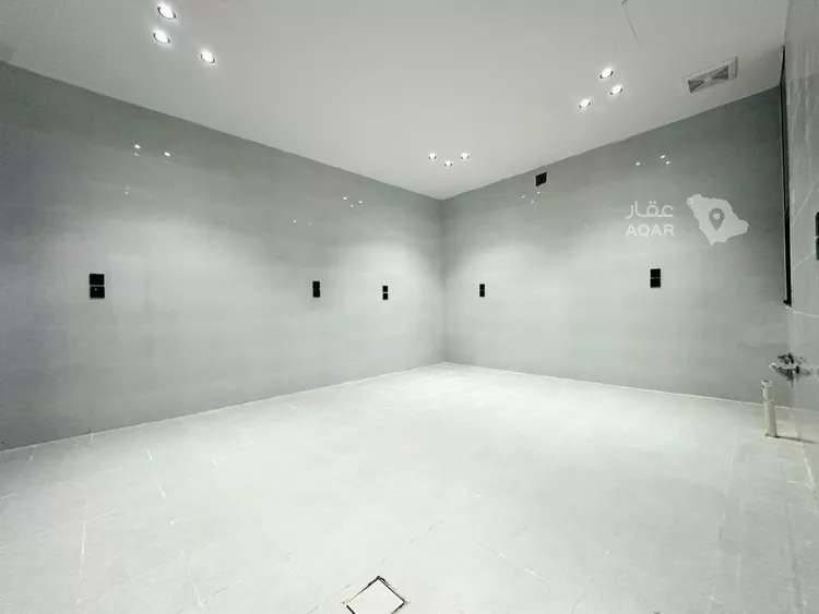 فيلا للبيع في شارع علي بن الحسن الريحاني, حي المهدية, مدينة الرياض, منطقة الرياض 17
