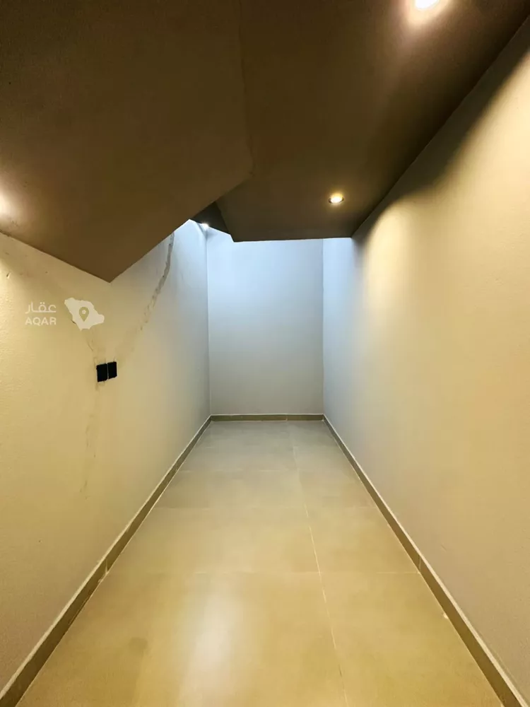 فيلا للبيع في شارع علي بن الحسن الريحاني, حي المهدية, مدينة الرياض, منطقة الرياض 28