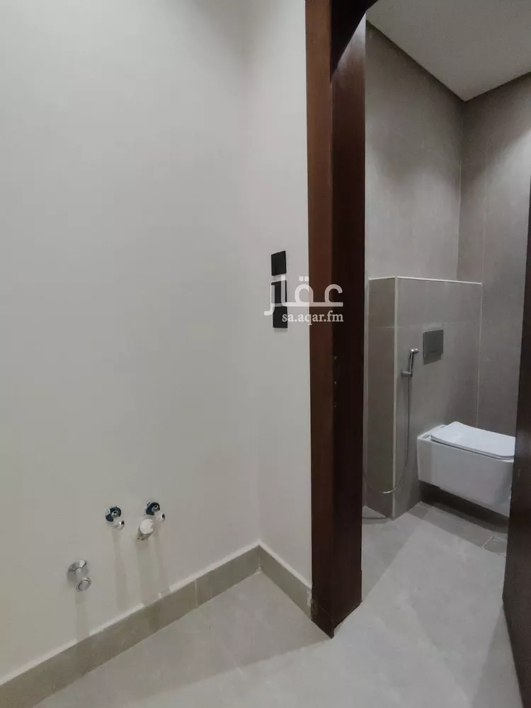 عمارة للبيع في شارع عمير بن سنان بن عرفطة, حي المهدية, مدينة الرياض, منطقة الرياض صورة 4