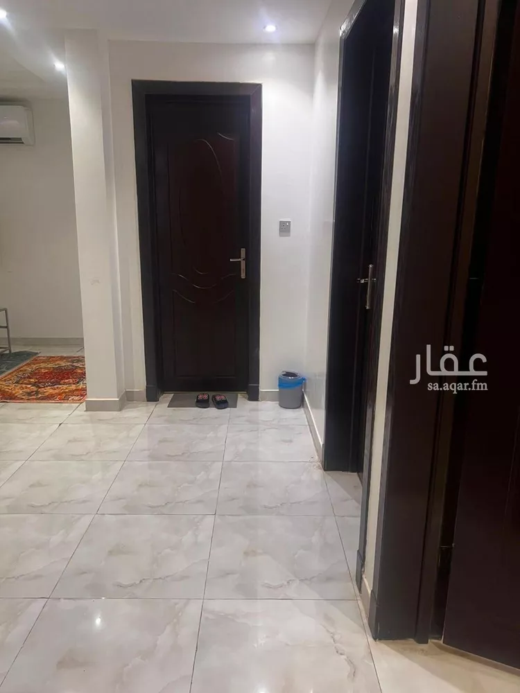 فيلا للبيع في شارع ابن الشيرازي, حي المهدية, مدينة الرياض, منطقة الرياض 11