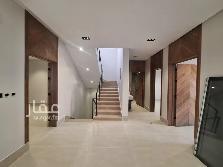 فيلا للبيع في شارع هبة الله الخطيب, حي عكاظ, مدينة الرياض, منطقة الرياض صورة 2