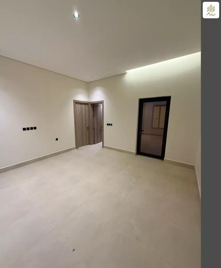 دور للبيع في شارع الغريسة, حي الربيع, مدينة الرياض, منطقة الرياض صورة 5