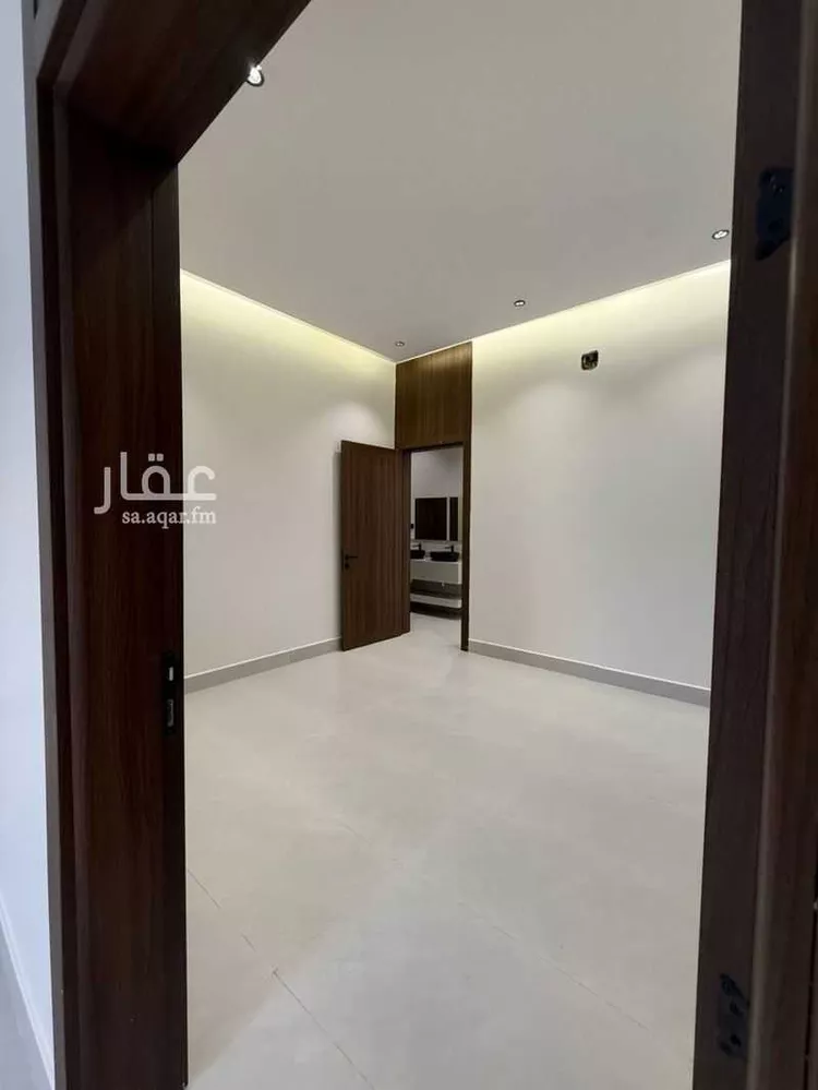 فيلا للبيع في شارع خلف بن معدان, حي بدر, مدينة الرياض, منطقة الرياض صورة 2