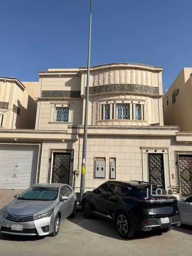 فيلا للبيع في شارع أبي جعفر الخطيب, حي الرمال, مدينة الرياض, منطقة الرياض