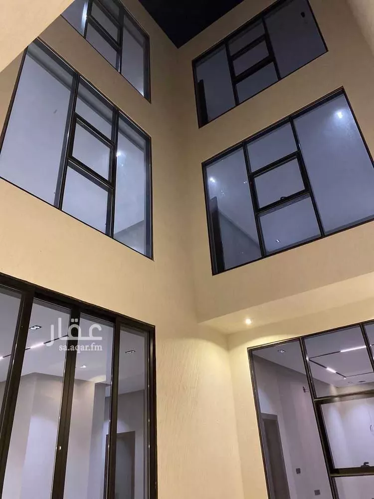 فيلا للبيع في شارع بدرالدين المرجاني, حي المهدية, مدينة الرياض, منطقة الرياض صورة 3